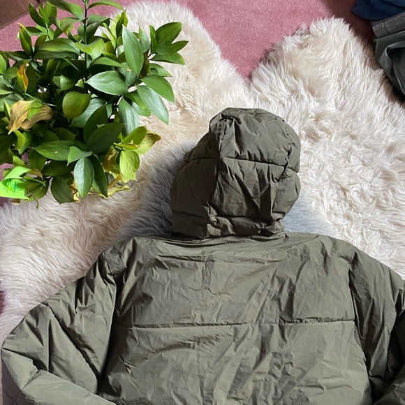 Abercrombie and Fitch Sleeping Bag Puffer - Picture 13 of 15